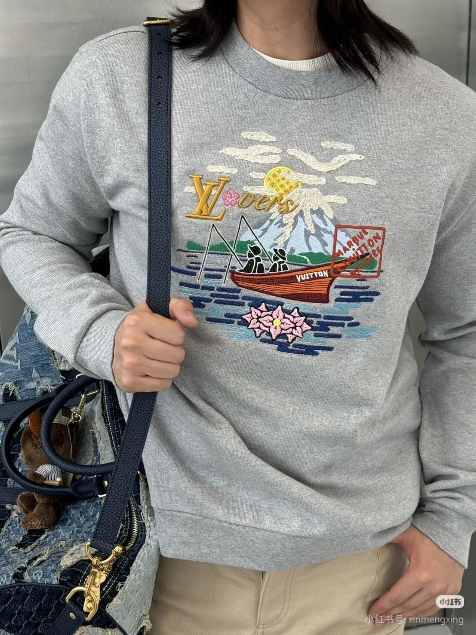 Louis Vuitton/ logo